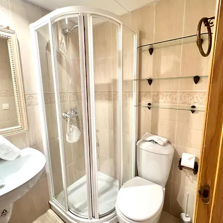 Apartament - Alicate Beachfront Apartment-9 *