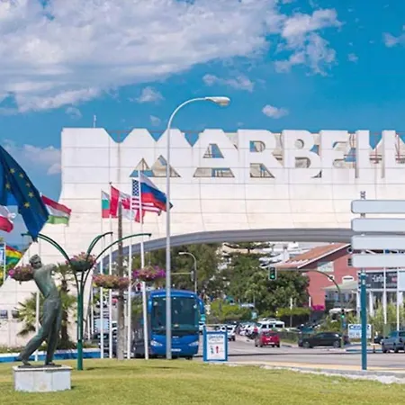 - Alicate Beachfront Apartment-9 *